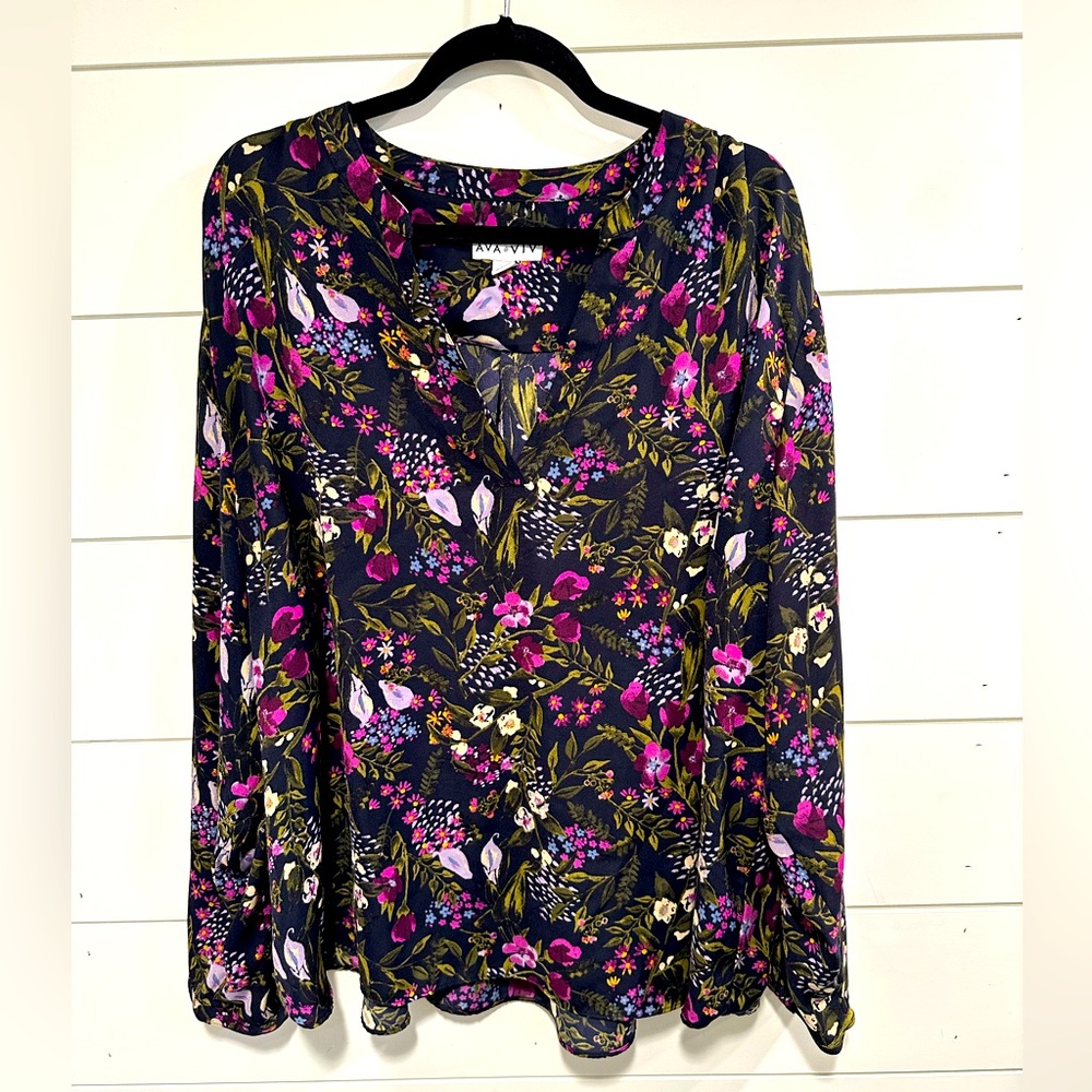 Ava & Viv floral top!